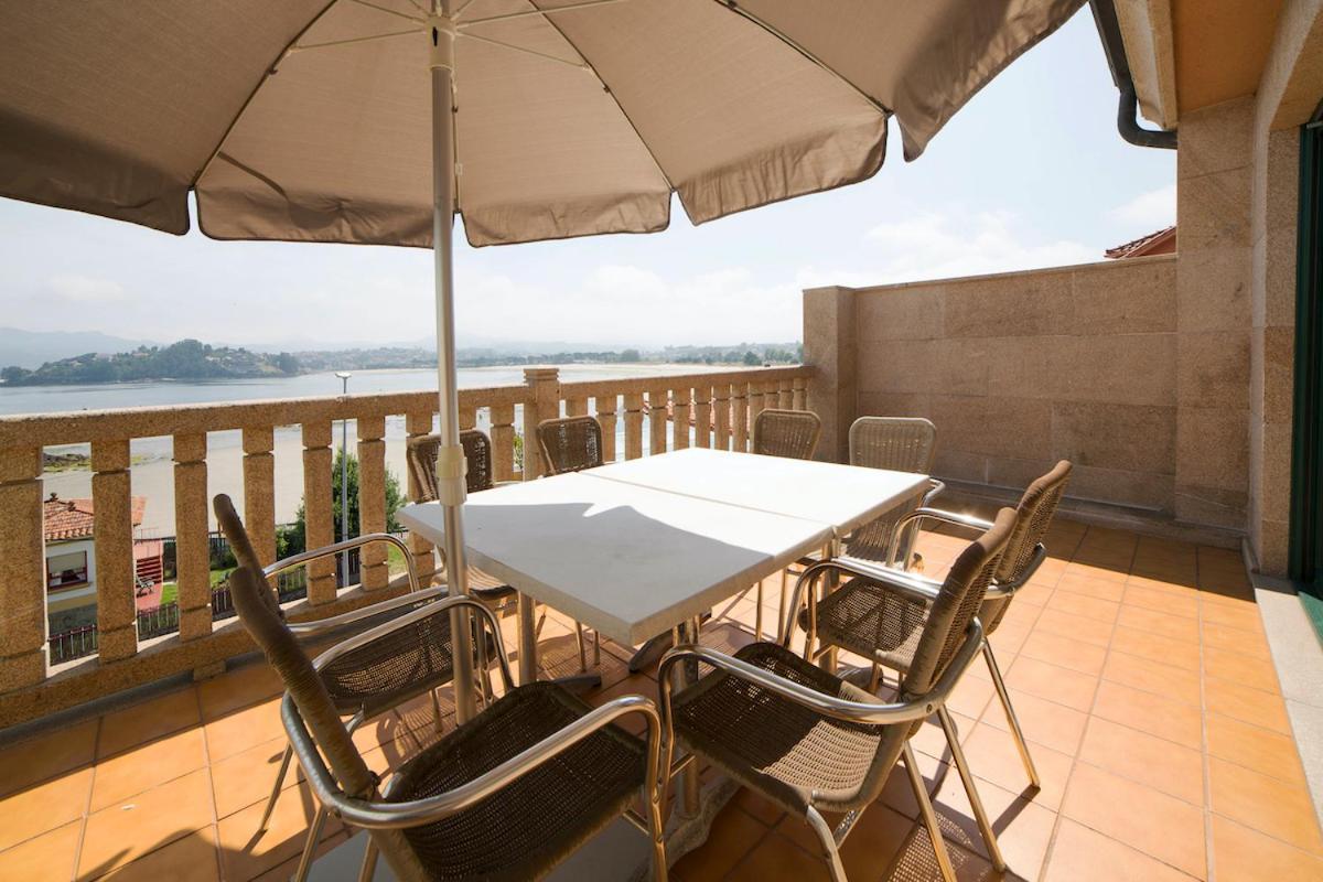 Apartamentos Ria De Bayona ไบโยนา ภายนอก รูปภาพ
